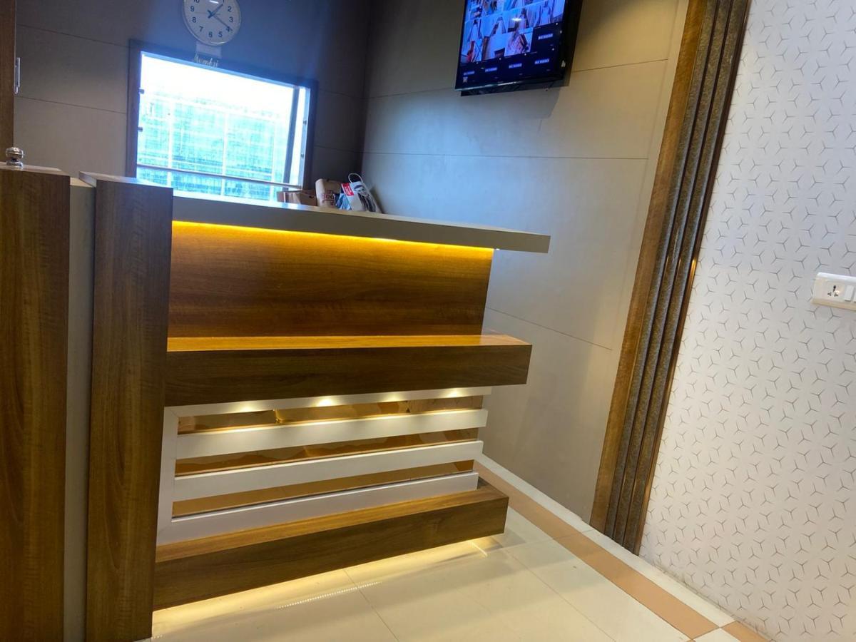 Hotel Bkc Crown - Near Trade Centre, Visa Consulate - Mumbai — Photos 1